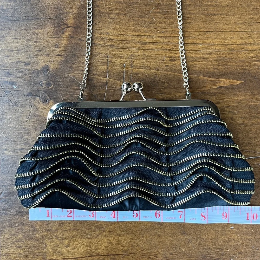 Susan Faris Clutch Purse Gold Tone Zippers with Gold Tone Shoulder Chain